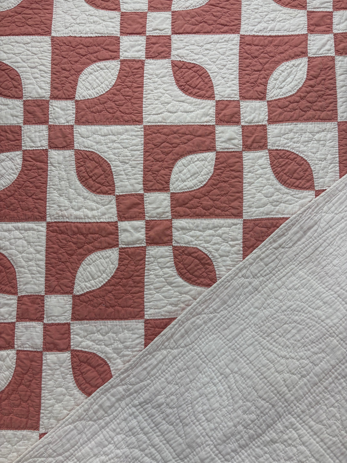 Salmon Pink & White Orange Peel Variation Quilt, c1900–1930