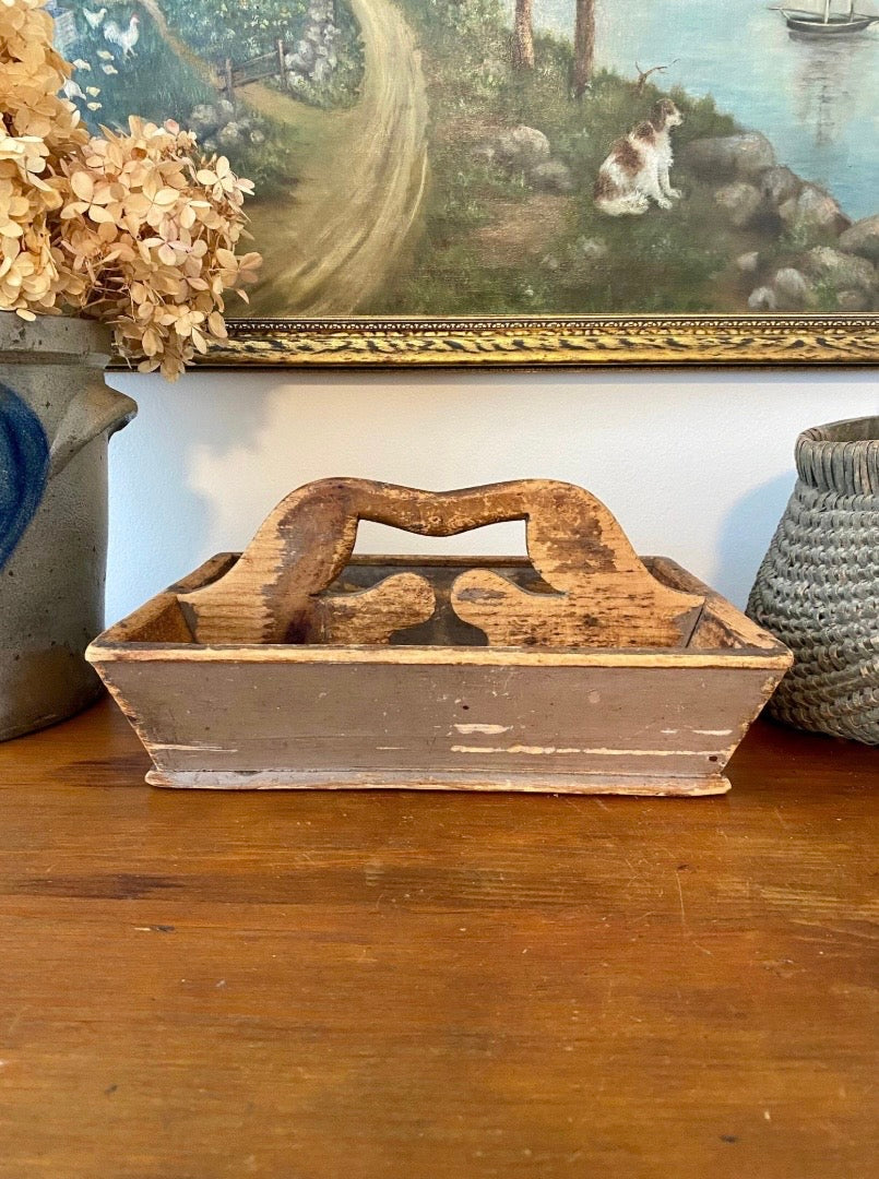 c1880s Antique Wood Caddy with Scalloped Handle in Original Nutmeg / Putty Paint