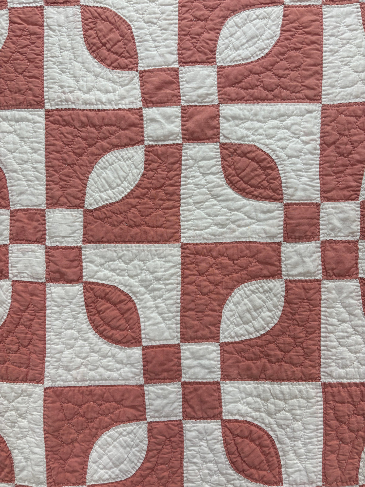 Salmon Pink & White Orange Peel Variation Quilt, c1900–1930