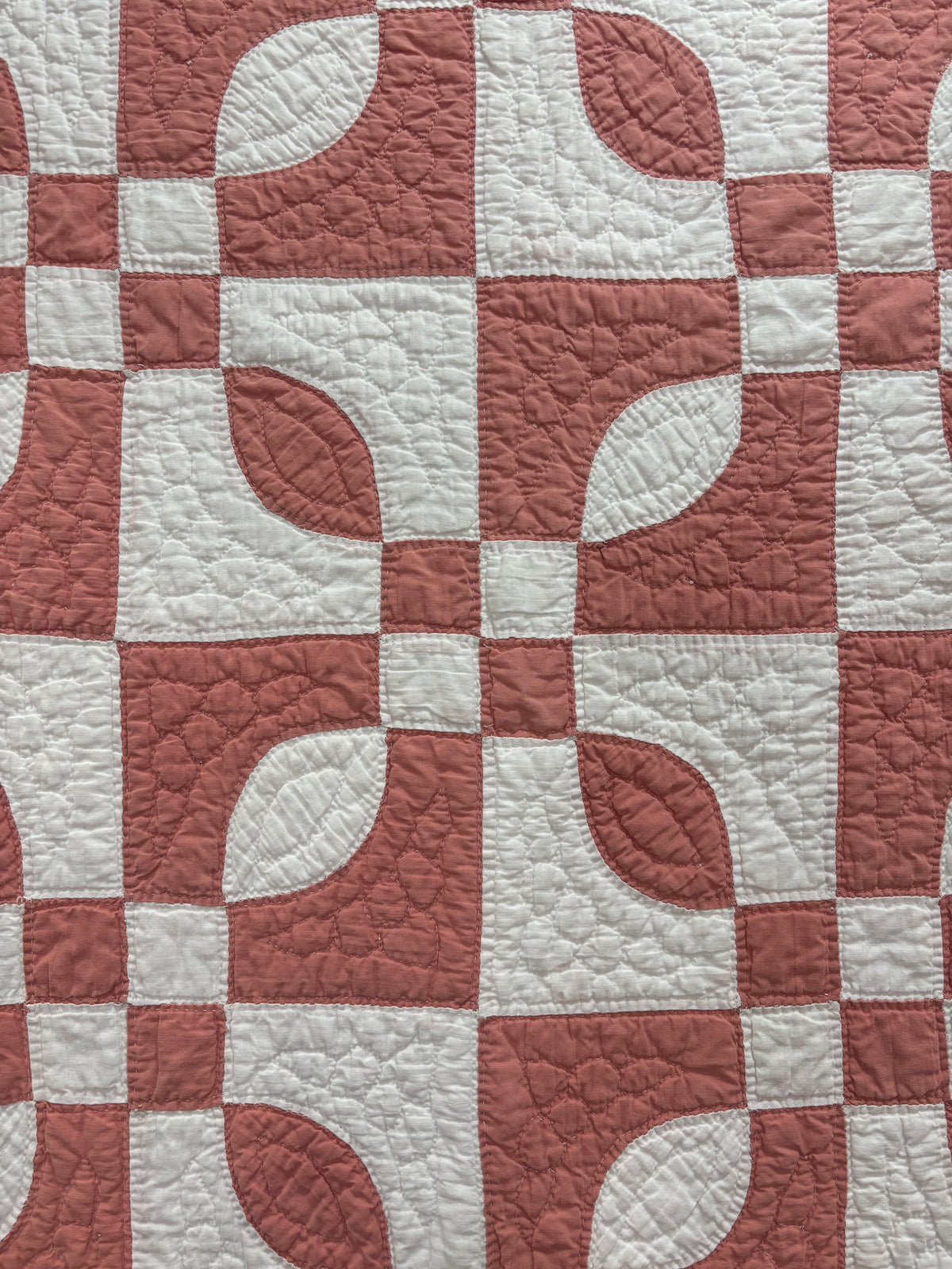 Salmon Pink & White Orange Peel Variation Quilt, c1900–1930
