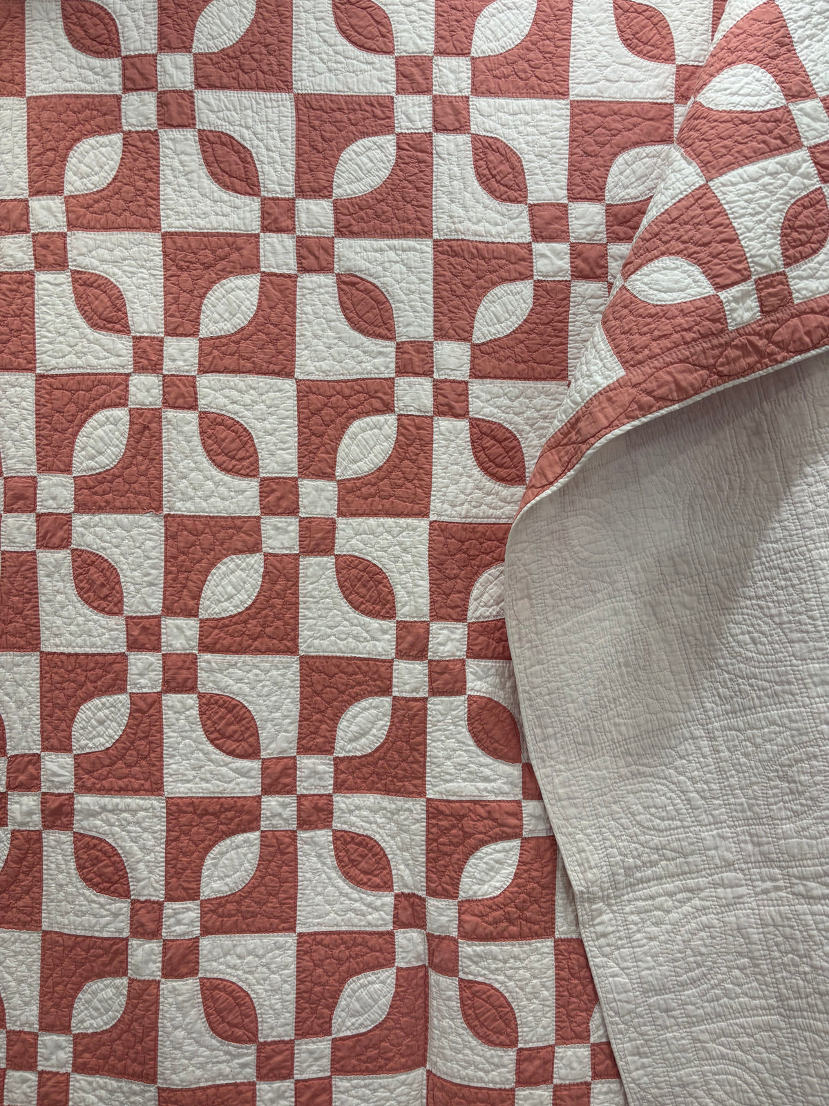 Salmon Pink & White Orange Peel Variation Quilt, c1900–1930